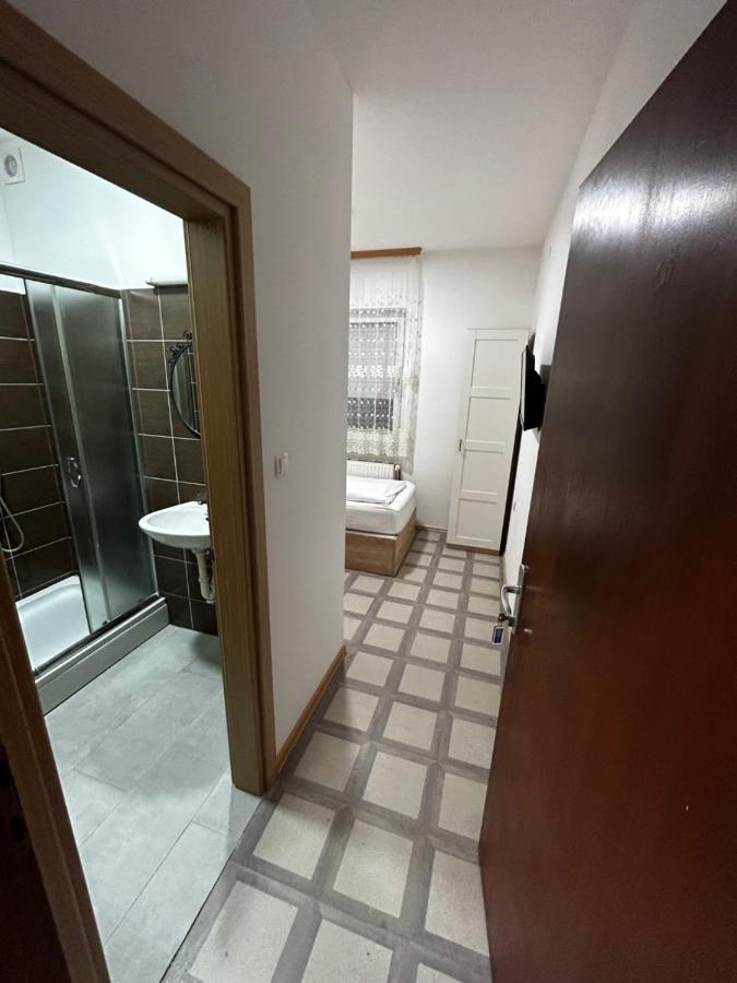 Sobe Zimmer Frei Pozega Eksteriør billede
