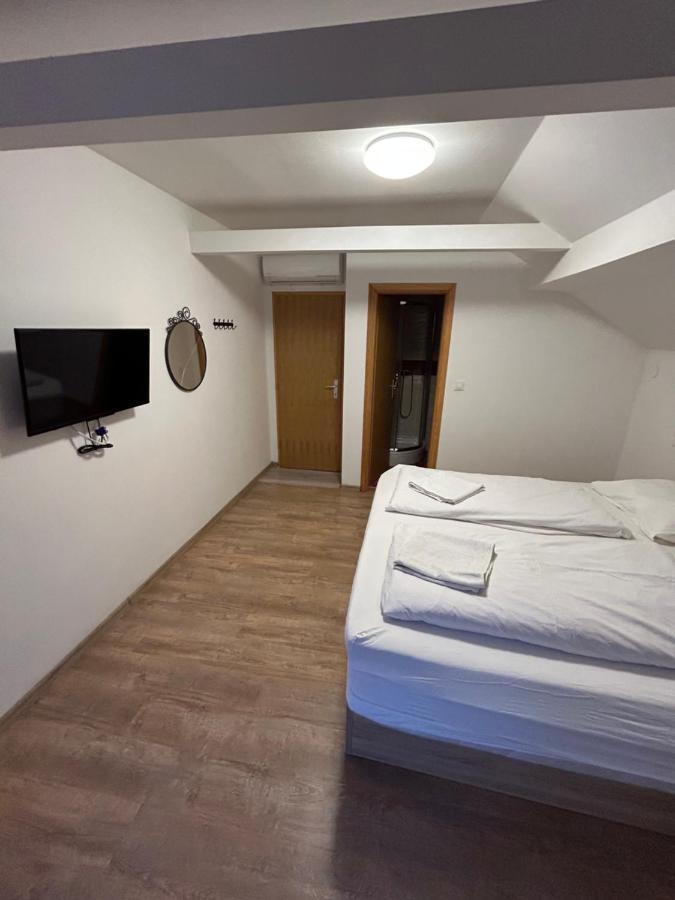 Sobe Zimmer Frei Pozega Eksteriør billede
